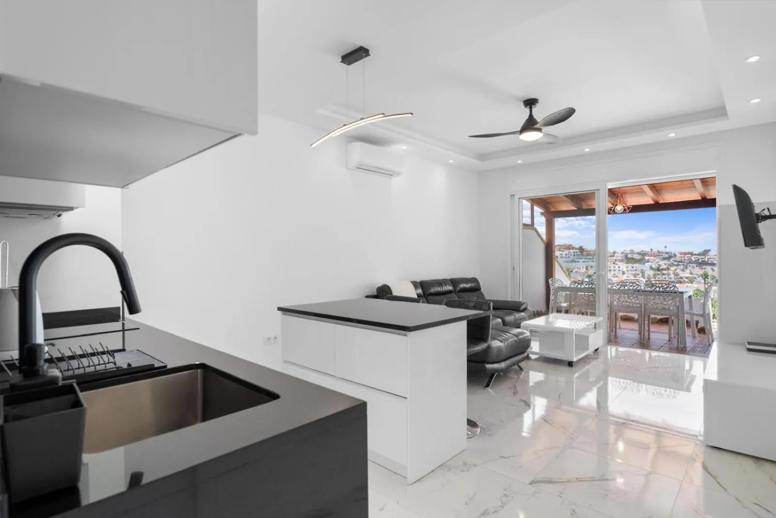 אדחה Sun Villas ספרד